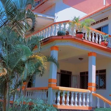 La Feve Beach Bed And Breakfast Entebbe 엔테베 외부 사진