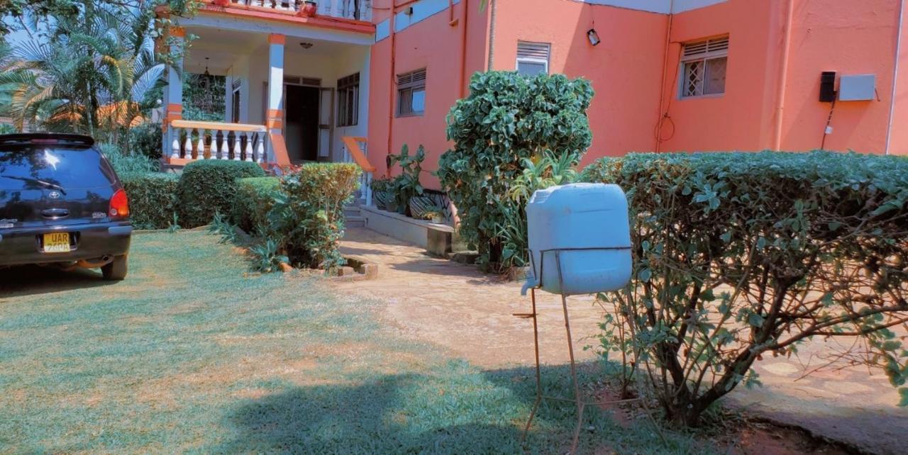 La Feve Beach Bed And Breakfast Entebbe 엔테베 외부 사진