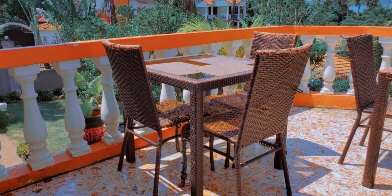 La Feve Beach Bed And Breakfast Entebbe 엔테베 외부 사진