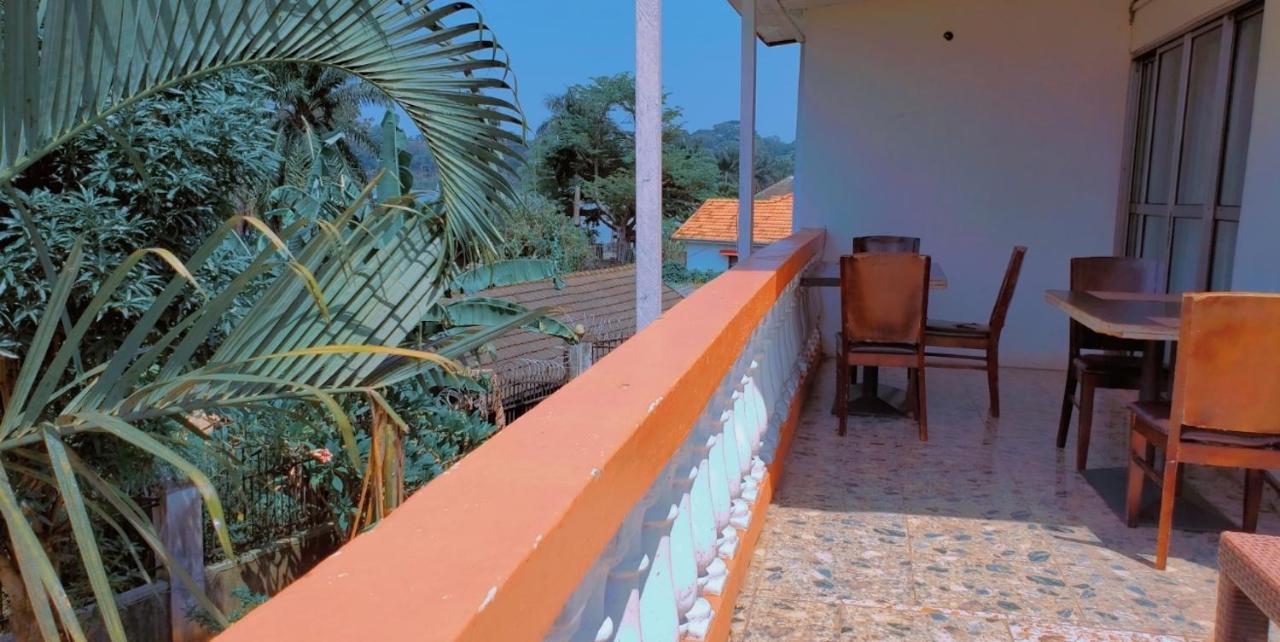 La Feve Beach Bed And Breakfast Entebbe 엔테베 외부 사진