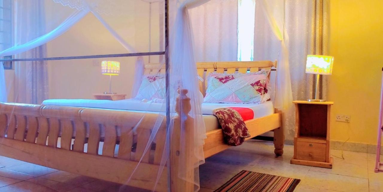 La Feve Beach Bed And Breakfast Entebbe 엔테베 외부 사진