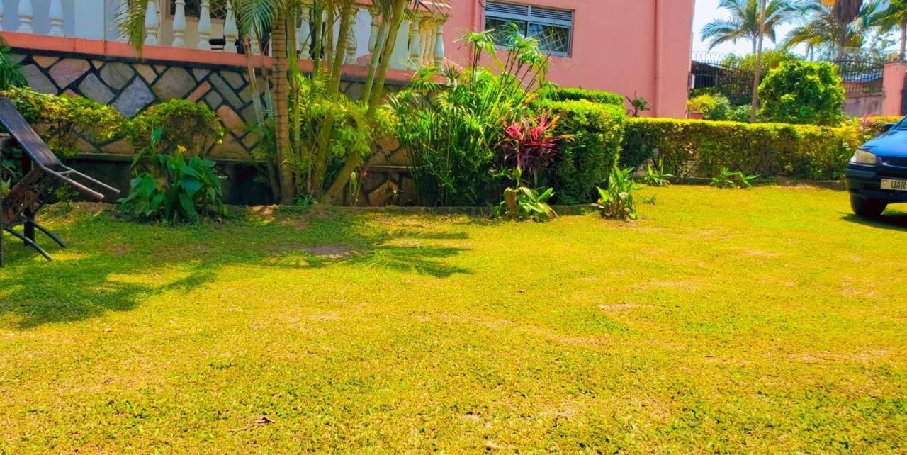 La Feve Beach Bed And Breakfast Entebbe 엔테베 외부 사진
