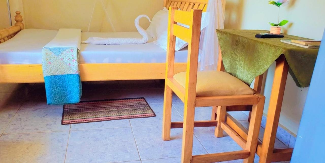 La Feve Beach Bed And Breakfast Entebbe 엔테베 외부 사진