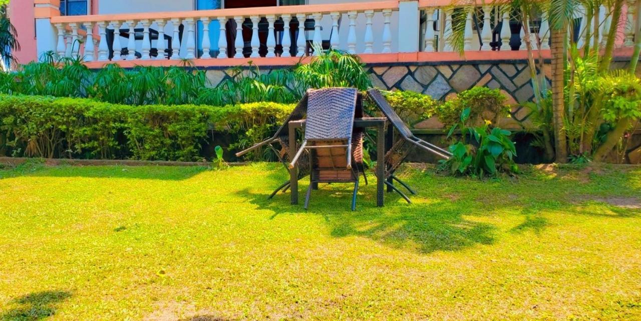 La Feve Beach Bed And Breakfast Entebbe 엔테베 외부 사진